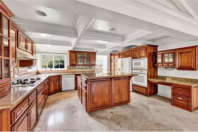 18922 Gregory Lane, Huntington Beach, CA 92646 - Photo 11