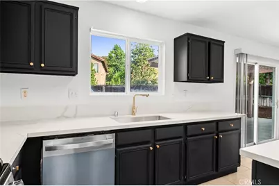 38354 Falcon Court, Murrieta, CA 92563 - Photo 15