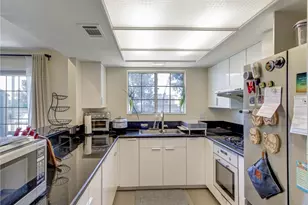 379 N Mentor Ave, Pasadena, CA 91106 - Photo 15