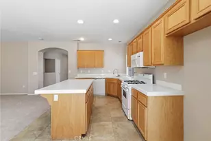 231 Spinnaker, San Jacinto, CA 92583 - Photo 3