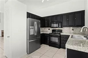11495 Sherwood Ct, Fontana, CA 92337 - Photo 9