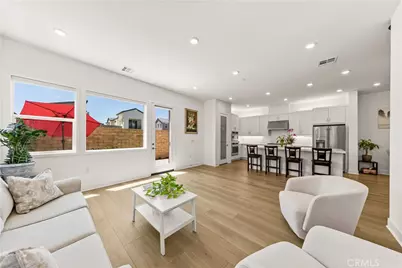 405 Clipper, Irvine, CA 92618 - Photo 3