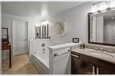 201 E Angeleno #105, Burbank, CA 91502 - Photo 9