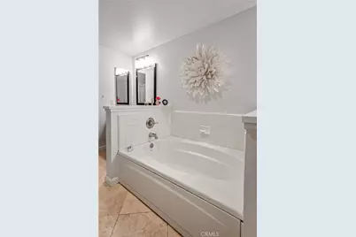 201 E Angeleno #105, Burbank, CA 91502 - Photo 29