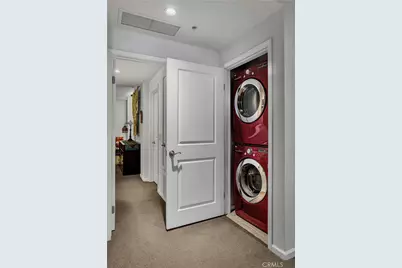 201 E Angeleno #105, Burbank, CA 91502 - Photo 23