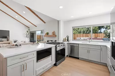 26101 Cordillera, Mission Viejo, CA 92691 - Photo 11