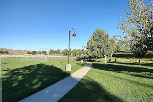 2745 Goldenrain St, Palmdale, CA 93551 - Photo 33