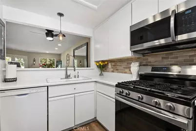 27 Lobelia, Rancho Santa Margarita, CA 92688 - Photo 9