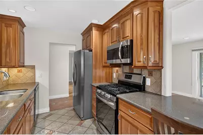 5051 Sisson Drive, Huntington Beach, CA 92649 - Photo 9