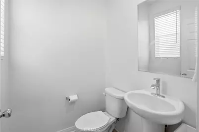 916 E 3rd St, Santa Ana, CA 92701 - Photo 21