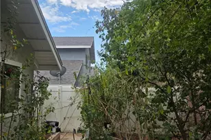 25255 Avenida Dorena, Newhall, CA 91321 - Photo 31