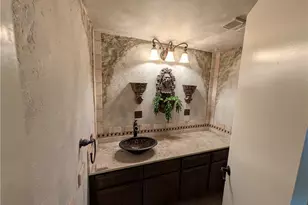 25255 Avenida Dorena, Newhall, CA 91321 - Photo 5