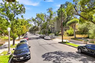 451 S Oakland Ave, Pasadena, CA 91101 - Photo 37