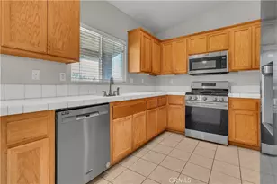 13473 Rochester, Phelan, CA 92371 - Photo 9