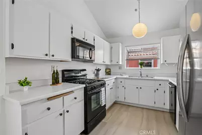 409 Utica #A11, Huntington Beach, CA 92648 - Photo 5
