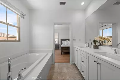 180 Frontier, Irvine, CA 92620 - Photo 19