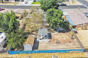 16183 Forrest Ave, Victorville, CA 92395 - Photo 45