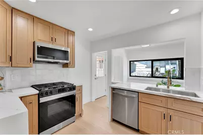 1325 Talmadge, Los Angeles, CA 90027 - Photo 13