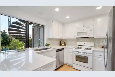 27861 Esporlas, Mission Viejo, CA 92692 - Photo 17