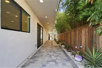 16572 Carousel, Huntington Beach, CA 92649 - Photo 25
