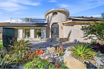 16572 Carousel, Huntington Beach, CA 92649 - Photo 9