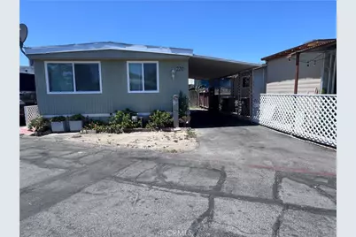 220 Vienna, Santa Ana, CA 92703 - Photo 5