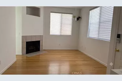 2210 Village Way, Signal Hill, CA 90755 - Photo 5