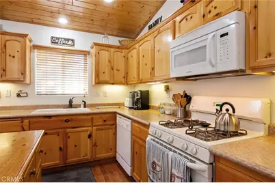 387 Vista Lane, Big Bear Lake, CA 92315 - Photo 13