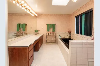 5138 Southridge, Los Angeles, CA 90043 - Photo 17