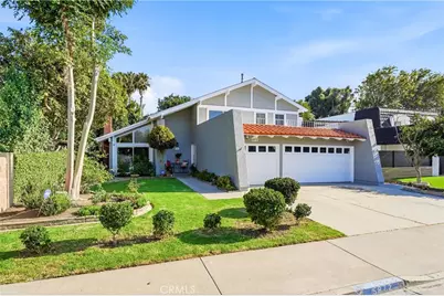 5872 Meadowbrook Drive, Huntington Beach, CA 92649 - Photo 5