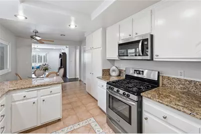 5872 Meadowbrook Drive, Huntington Beach, CA 92649 - Photo 21