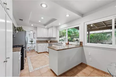 5872 Meadowbrook Drive, Huntington Beach, CA 92649 - Photo 19