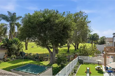 5872 Meadowbrook Drive, Huntington Beach, CA 92649 - Photo 45