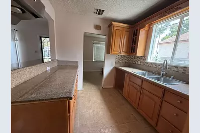 10411 Pinehurst, South Gate, CA 90280 - Photo 13