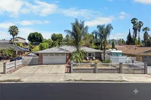 25312 Costeau, Laguna Hills, CA 92653 - Photo 1