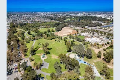 18092 Westlake Cir, Huntington Beach, CA 92648 - Photo 29