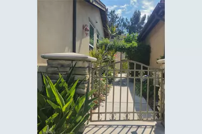 6 Saintsbury, Irvine, CA 92602 - Photo 3