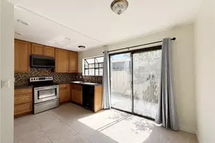231 Springview, Irvine, CA 92620 - Photo 5