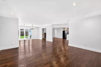 19352 Brookhurst, Huntington Beach, CA 92646 - Photo 5