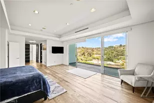 12148 Travis, Los Angeles, CA 90049 - Photo 33