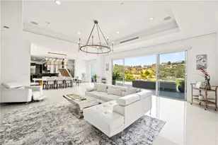 12148 Travis, Los Angeles, CA 90049 - Photo 53