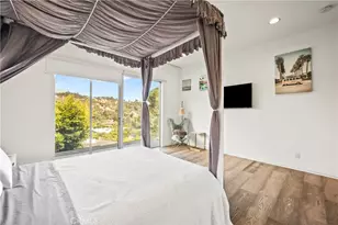 12148 Travis, Los Angeles, CA 90049 - Photo 43