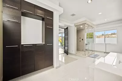 12148 Travis, Los Angeles, CA 90049 - Photo 41