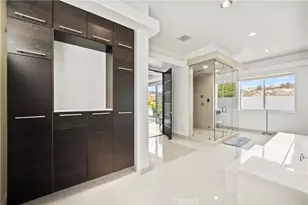 12148 Travis, Los Angeles, CA 90049 - Photo 41