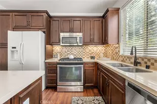 177 Bright Poppy, Irvine, CA 92618 - Photo 5