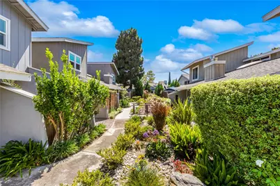 345 University, Costa Mesa, CA 92627 - Photo 3