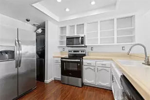 7215 Apricot, Irvine, CA 92618 - Photo 15
