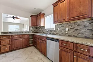 6307 S Harcourt Ave, Los Angeles, CA 90043 - Photo 19