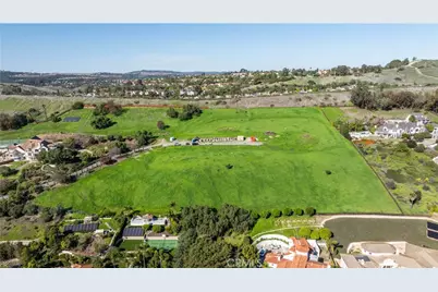 31641 Peppertree Bend, San Juan Capistrano, CA 92675 - Photo 5