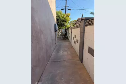 8242 Lambert Drive, Huntington Beach, CA 92647 - Photo 43
